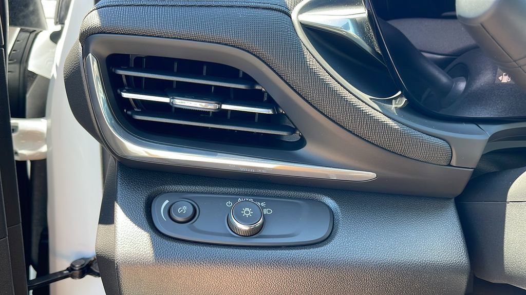 Used 2024 Buick Envista Preferred w/ Convenience I Package image 24