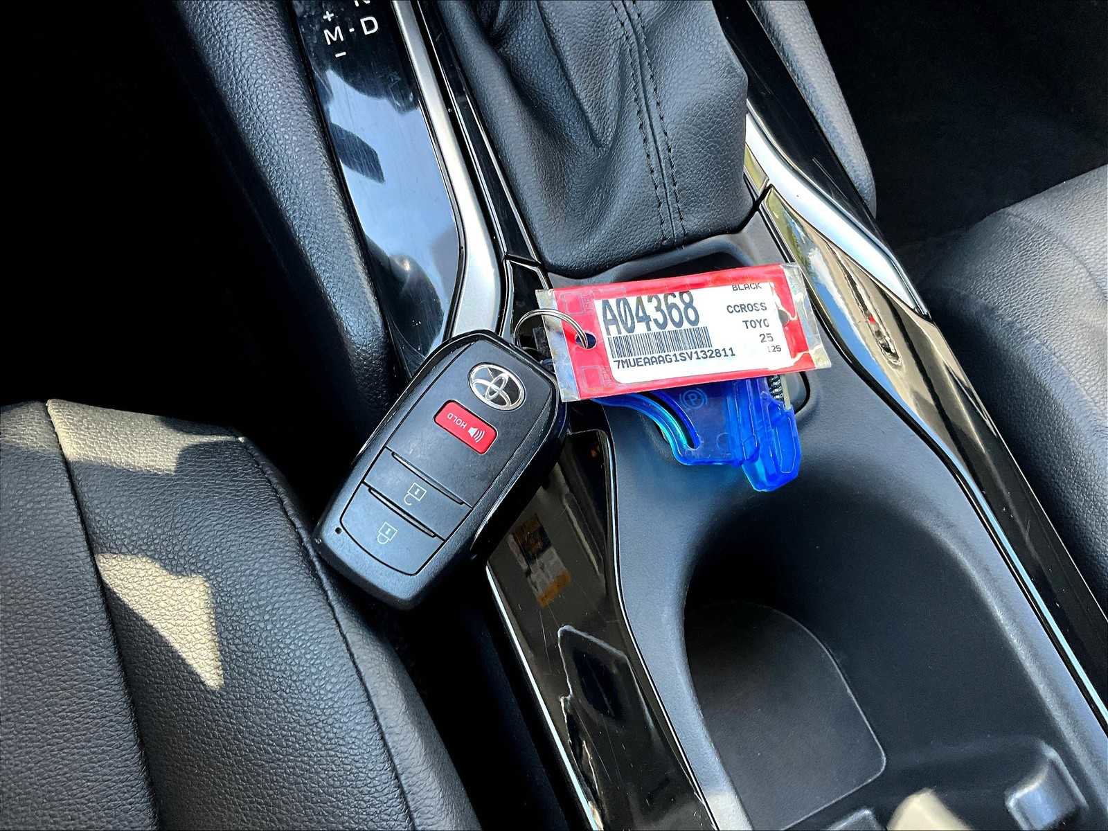 Used 2025 Toyota Corolla Cross XLE image 31