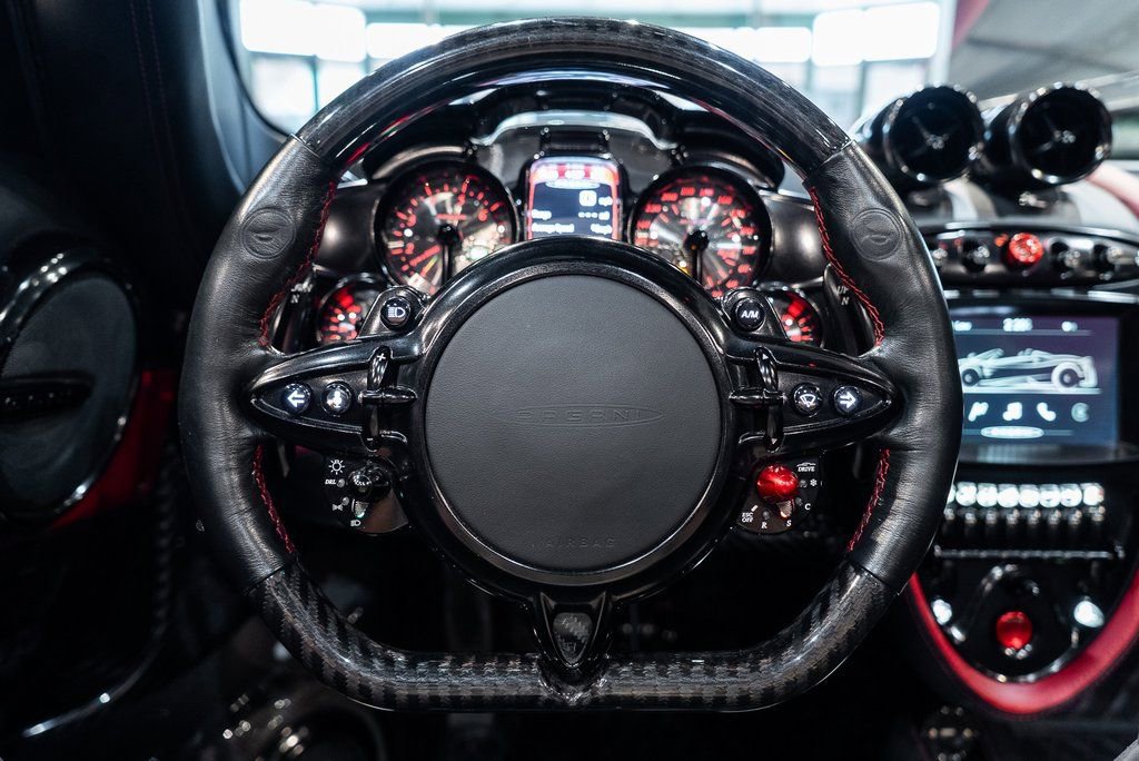 Used 2017 Pagani Huayra image 5
