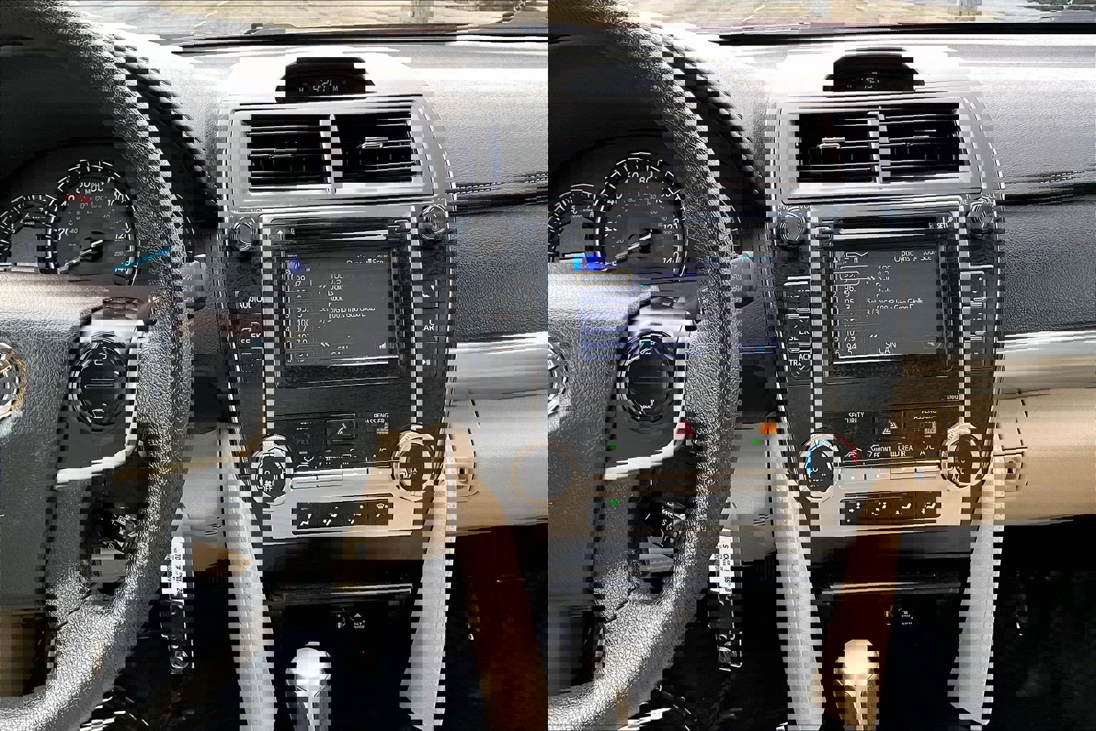 Used 2012 Toyota Camry LE image 6