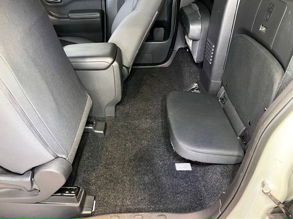 Used 2025 Nissan Frontier S image 41