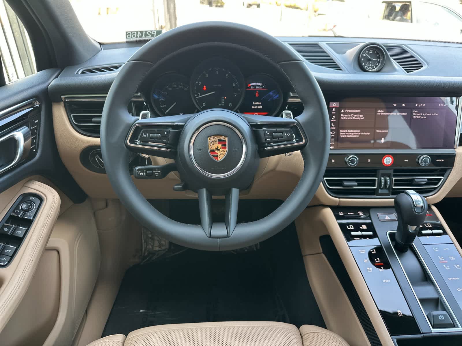 Certified 2025 Porsche Macan AWD/4WD image 15