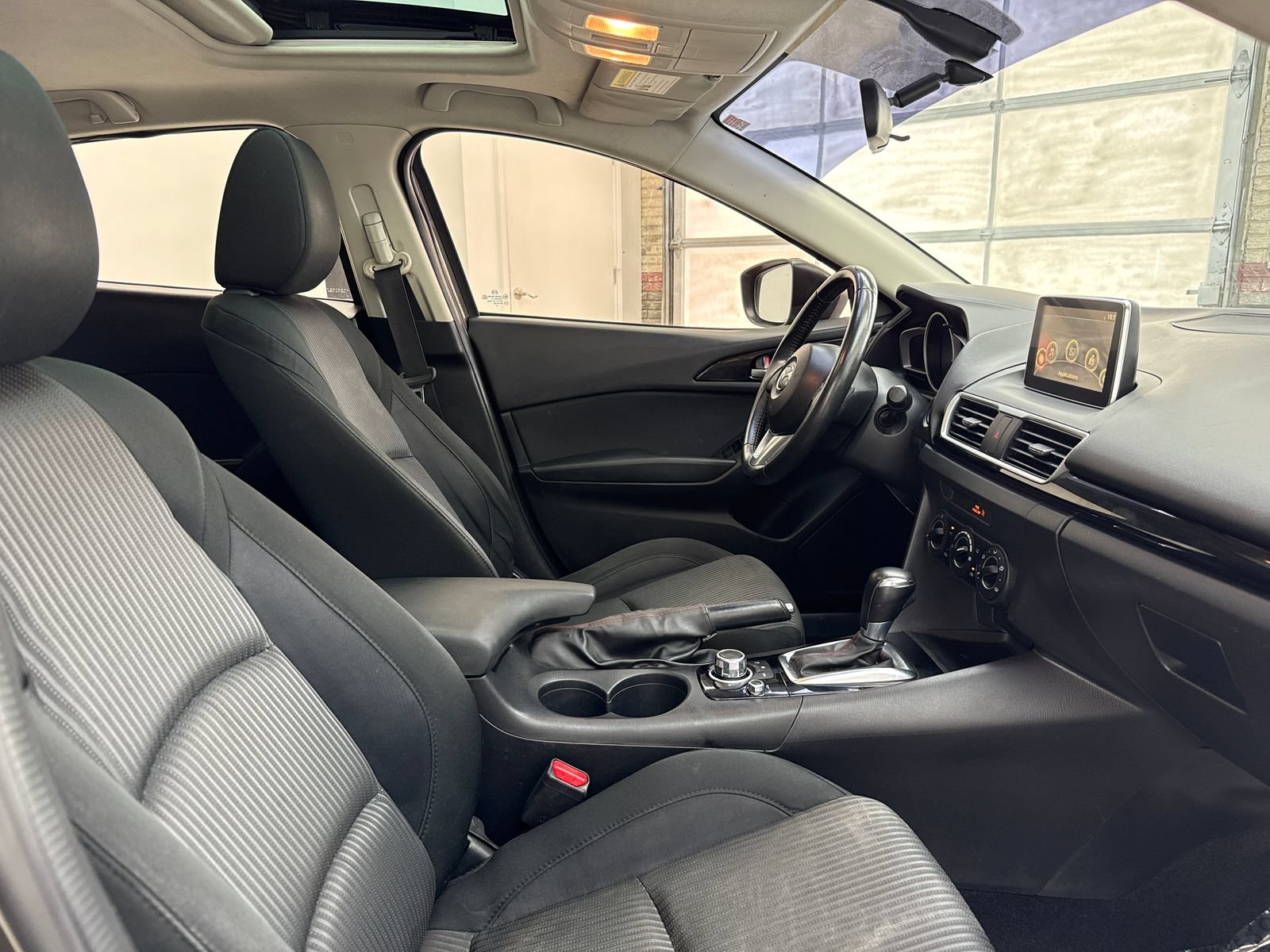 Used 2016 MAZDA MAZDA3 i Touring FWD image 39