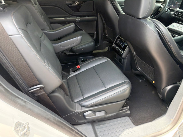 New 2026 Lincoln Aviator 2WD image 16