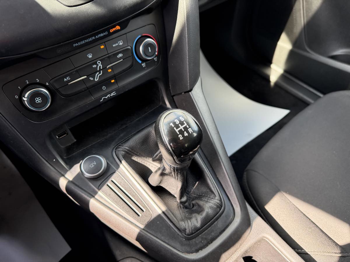 Used 2017 Ford Focus S image 24