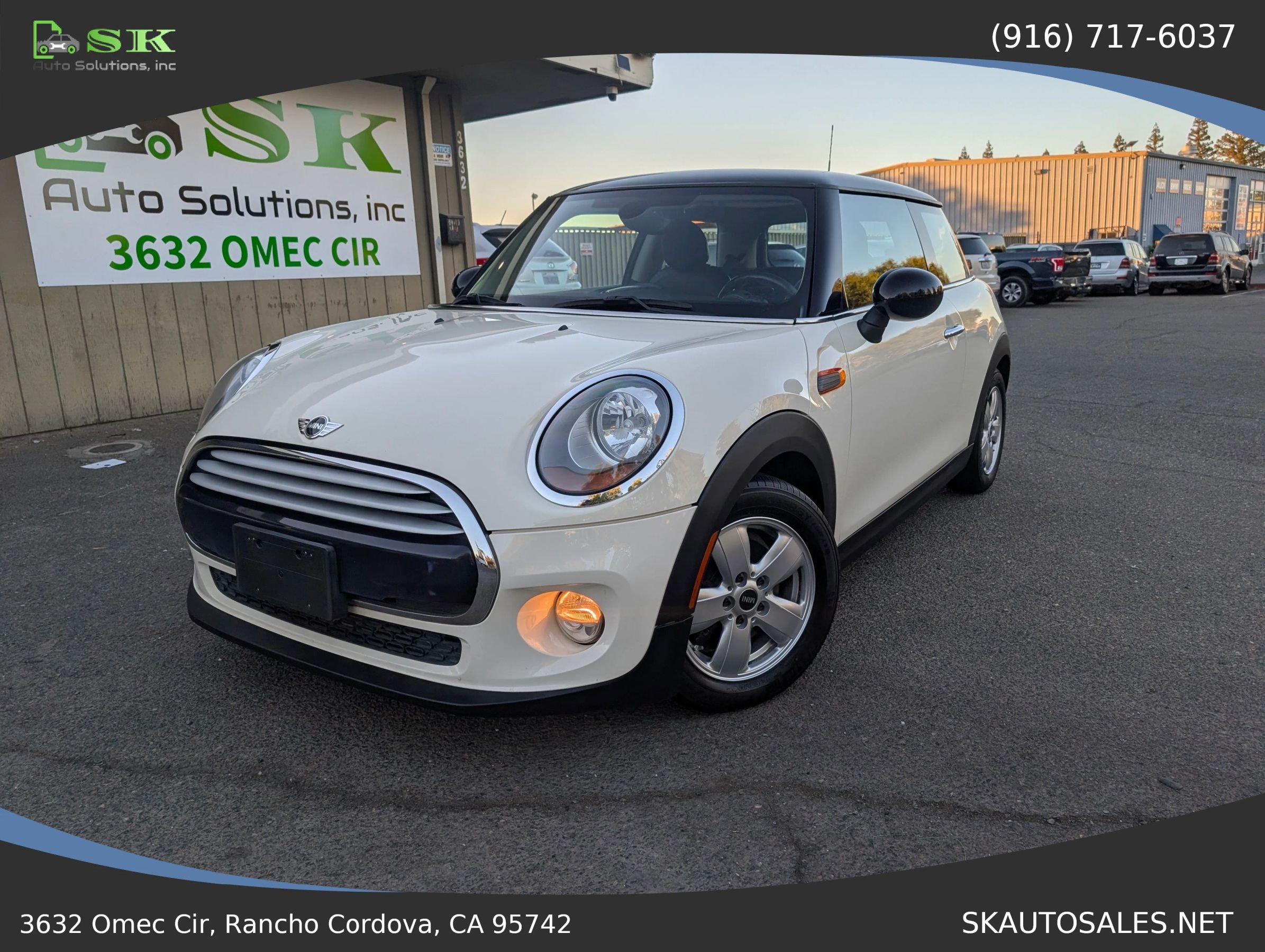 Used 2014 MINI Cooper 2-Door Hardtop FWD image 1