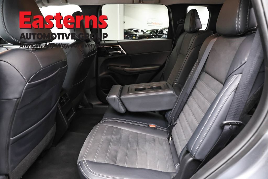 Used 2024 Mitsubishi Outlander SE image 21