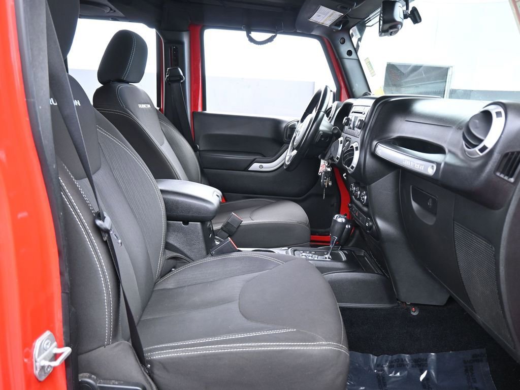 Used 2014 Jeep Wrangler Unlimited Rubicon image 47