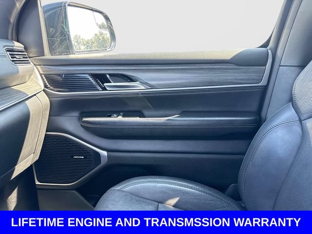 Used 2024 Jeep Wagoneer L Series II RWD image 24