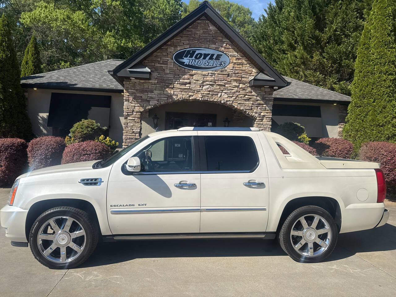 Used 2012 Cadillac Escalade EXT Premium AWD/4WD image 1
