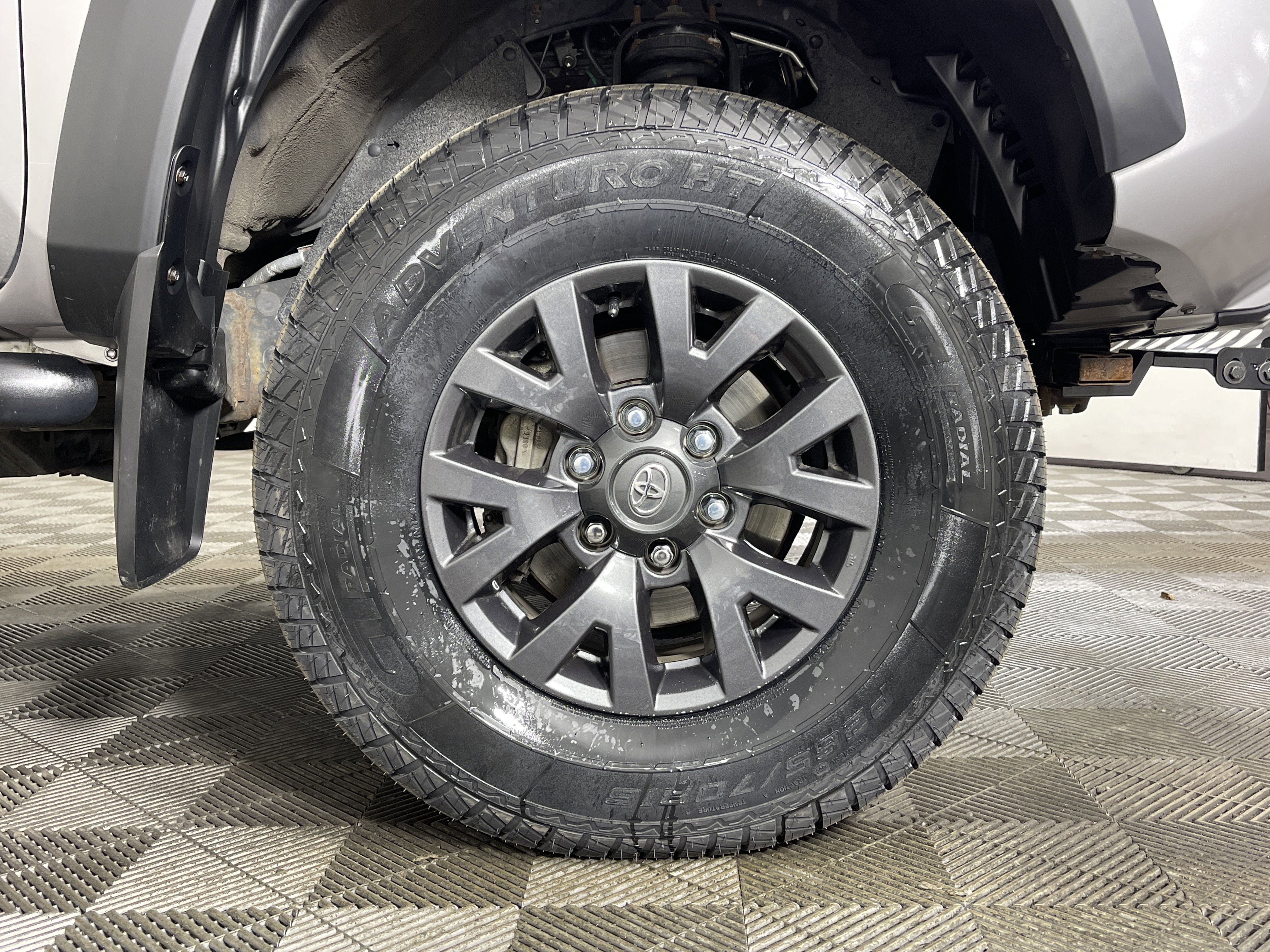 Used 2016 Toyota Tacoma TRD Off-Road image 11