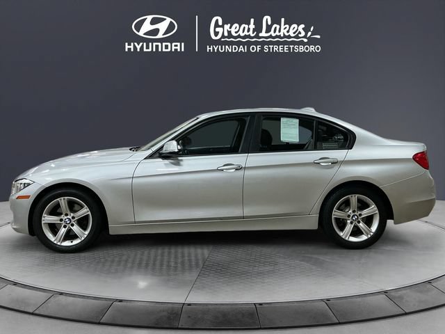 Used 2013 BMW 320i xDrive Sedan AWD/4WD image 2
