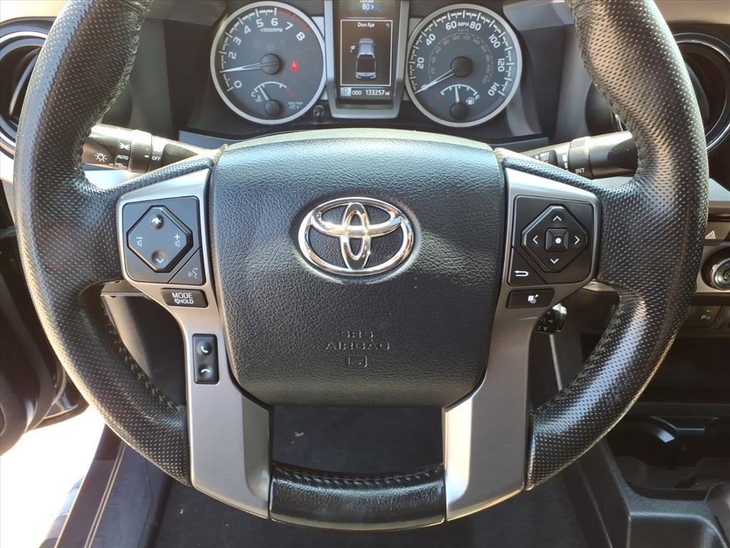 Used 2016 Toyota Tacoma Limited w/ Towing Package image 24
