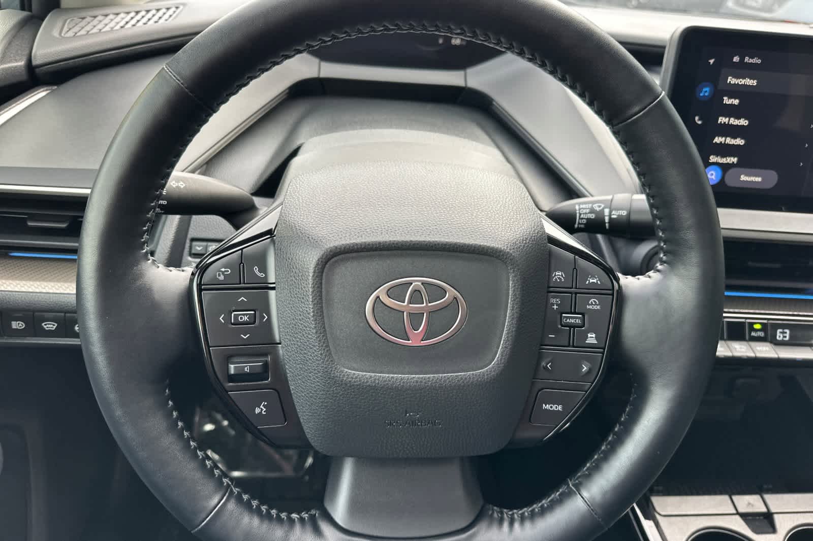 Used 2024 Toyota Prius XLE AWD/4WD image 23