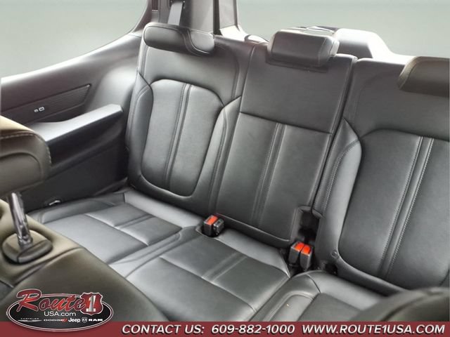 Used 2025 Jeep Wagoneer Series II AWD/4WD image 21