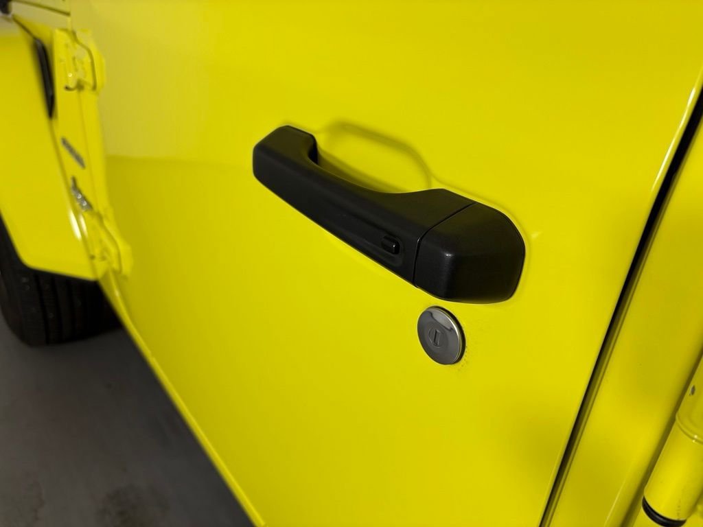 Used 2023 Jeep Wrangler Unlimited Sahara w/ Cold Weather Group AWD/4WD image 12