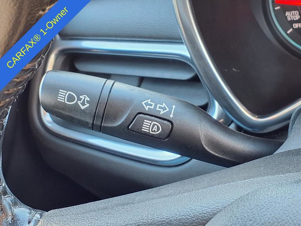 Used 2020 Chevrolet Equinox LT w/ Driver Convenience Package image 22