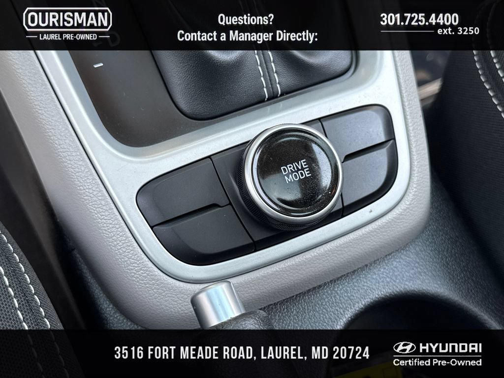 Certified 2024 Hyundai Venue SEL FWD image 25