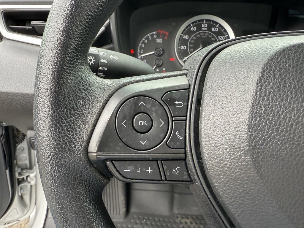 Used 2021 Toyota Corolla LE image 9