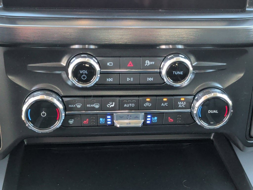 New 2027 Ford F350 Lariat w/ Lariat Premium Package AWD/4WD image 31