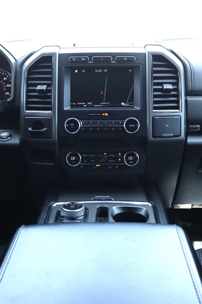 Used 2018 Ford Expedition Max XLT w/ Equipment Group 202A AWD/4WD image 14