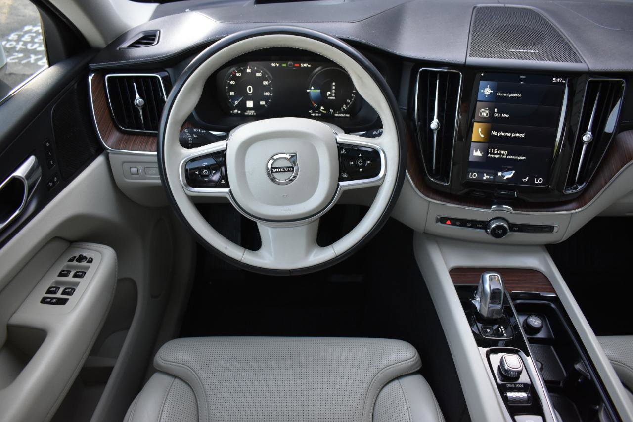 Used 2019 Volvo XC60 T8 Inscription w/ Advanced Package image 12