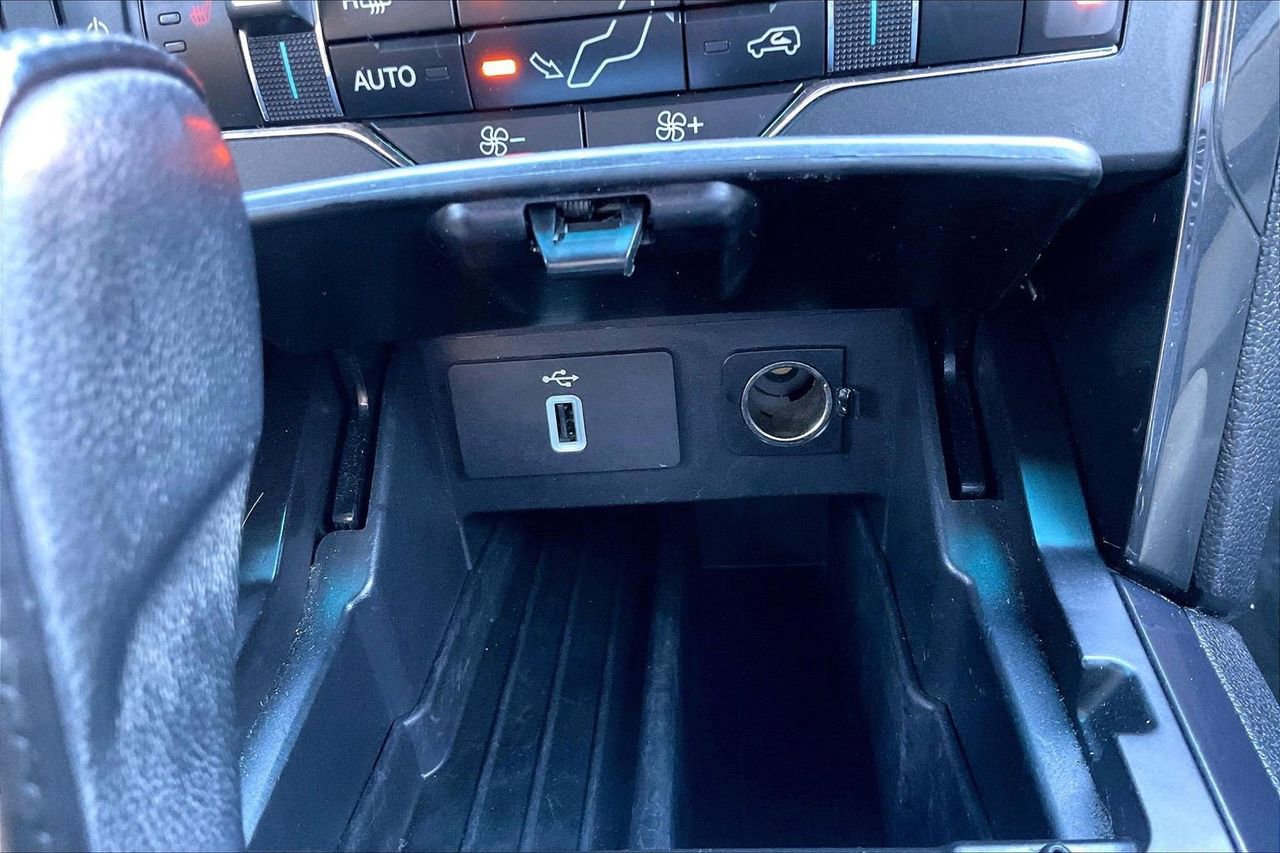 Used 2017 Ford Explorer XLT w/ Equipment Group 202A image 18