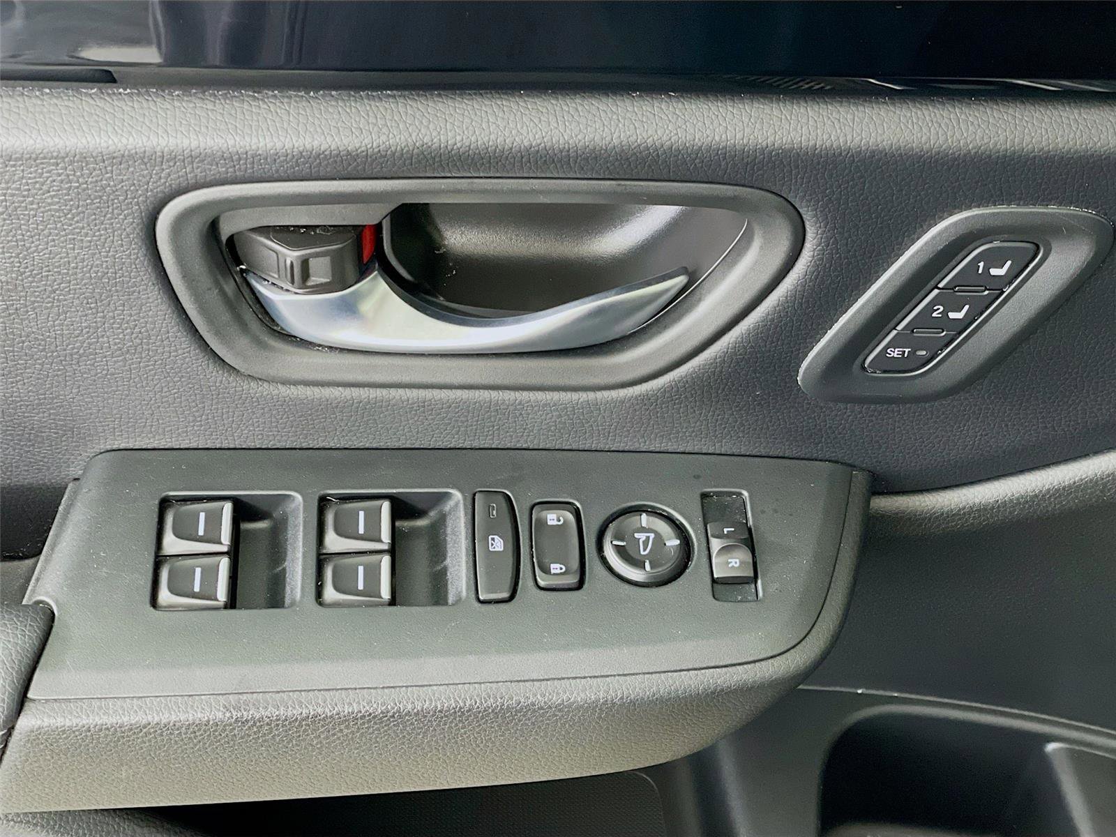 Used 2025 Honda Pilot Touring image 24