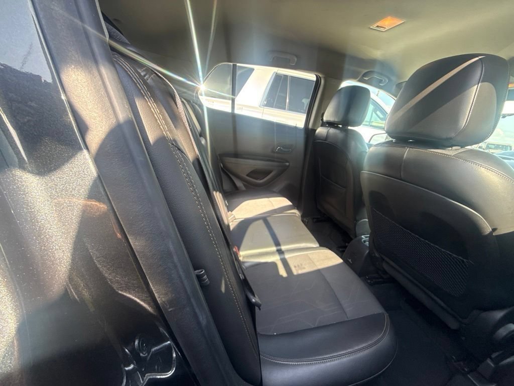 Used 2018 Chevrolet Trax LT w/ LT Convenience Package FWD image 6