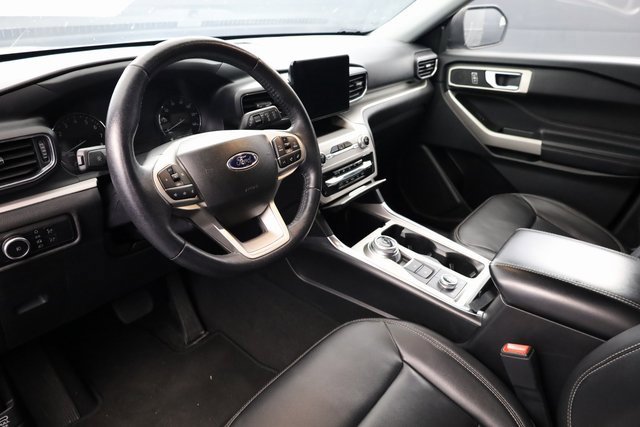 Used 2023 Ford Explorer XLT w/ Equipment Group 202A image 10