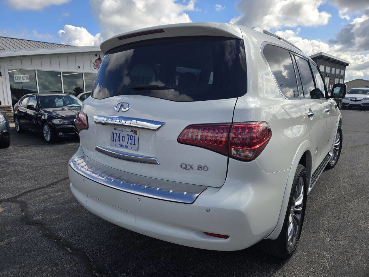 Used 2016 INFINITI QX80 Luxe w/ 22" Wheel Package image 28