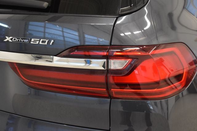 Used 2019 BMW X7 xDrive50i w/ Cold Weather Package AWD/4WD image 12