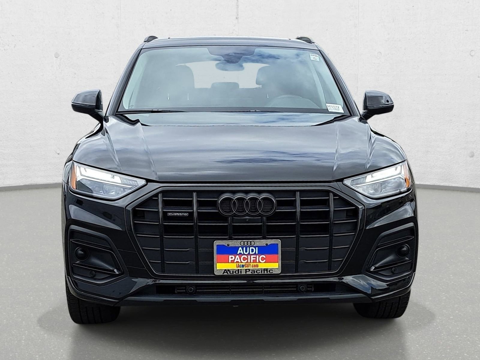 Used 2024 Audi Q5 Premium AWD/4WD image 2