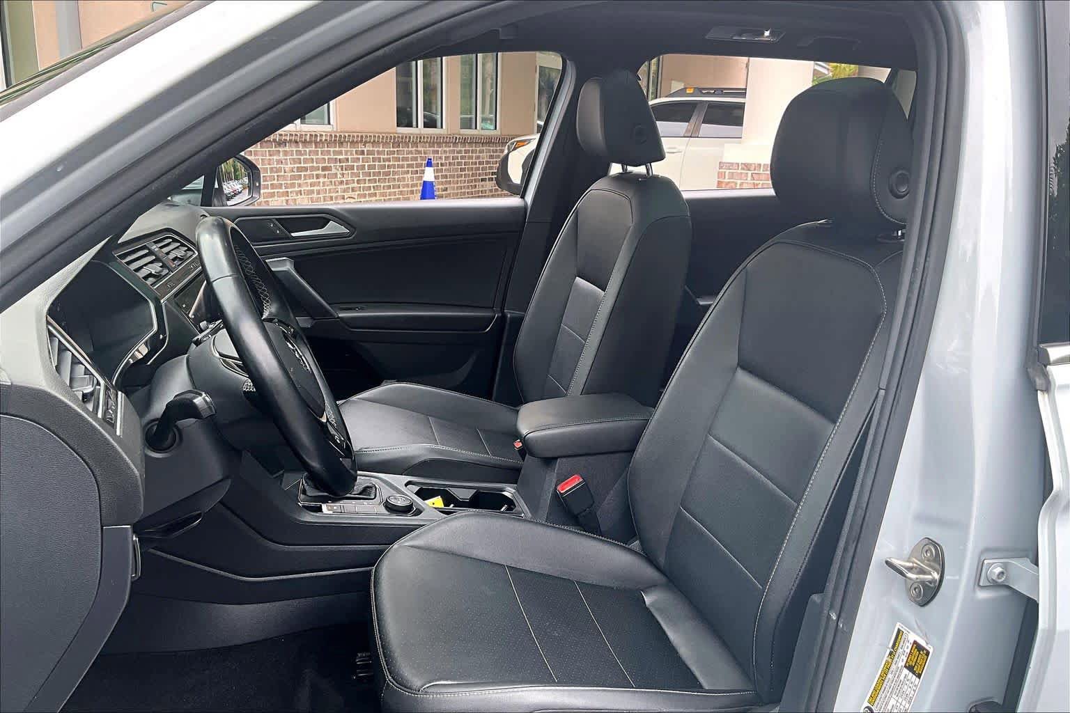 Used 2019 Volkswagen Tiguan SEL R-Line AWD/4WD image 8