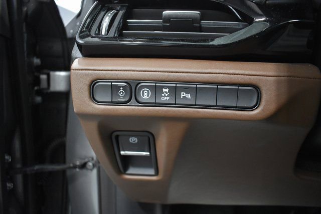 Used 2023 Acura MDX SH-AWD w/ Technology Package image 17