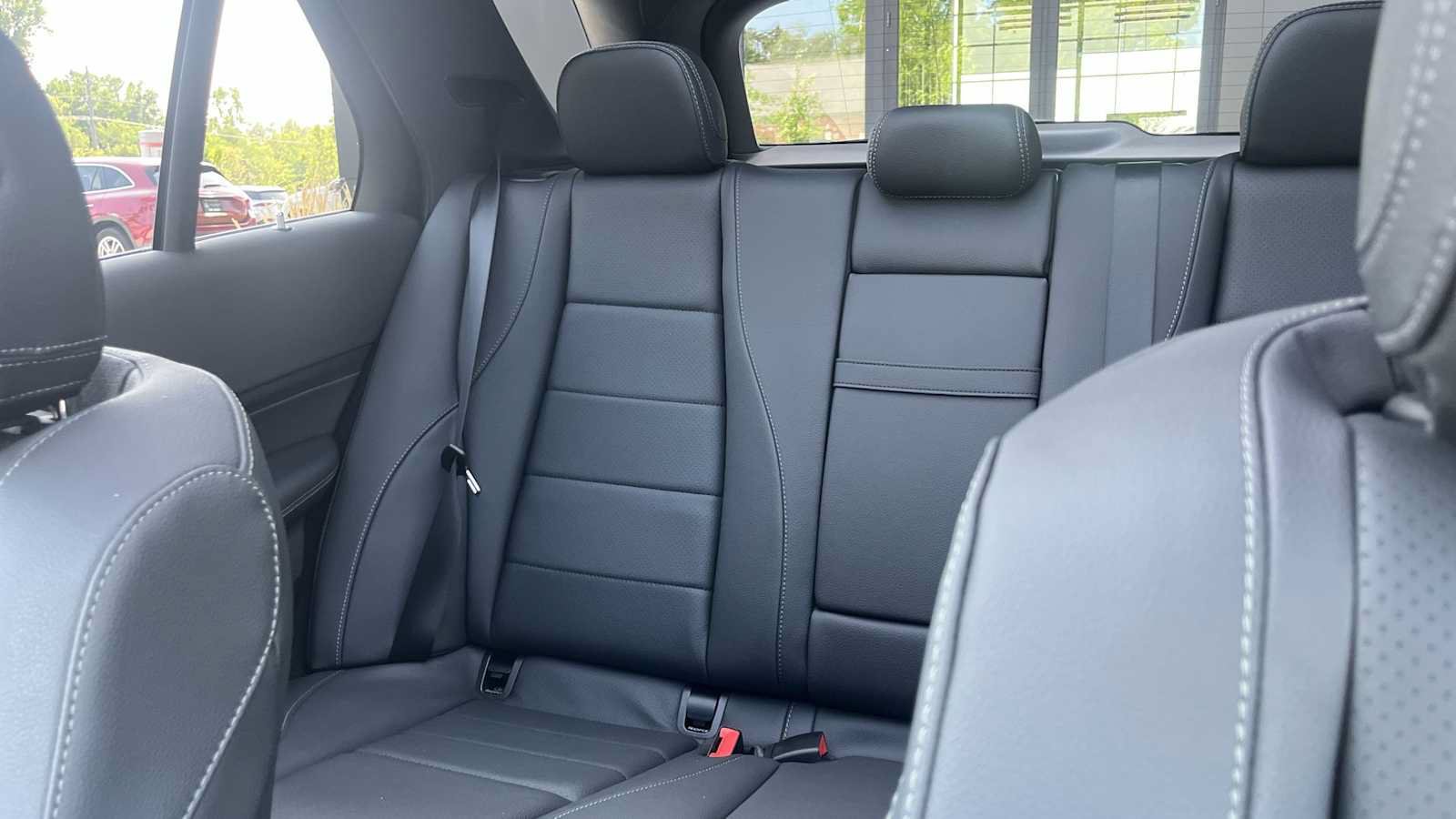 Certified 2025 Mercedes-Benz GLE 450e 4MATIC image 33