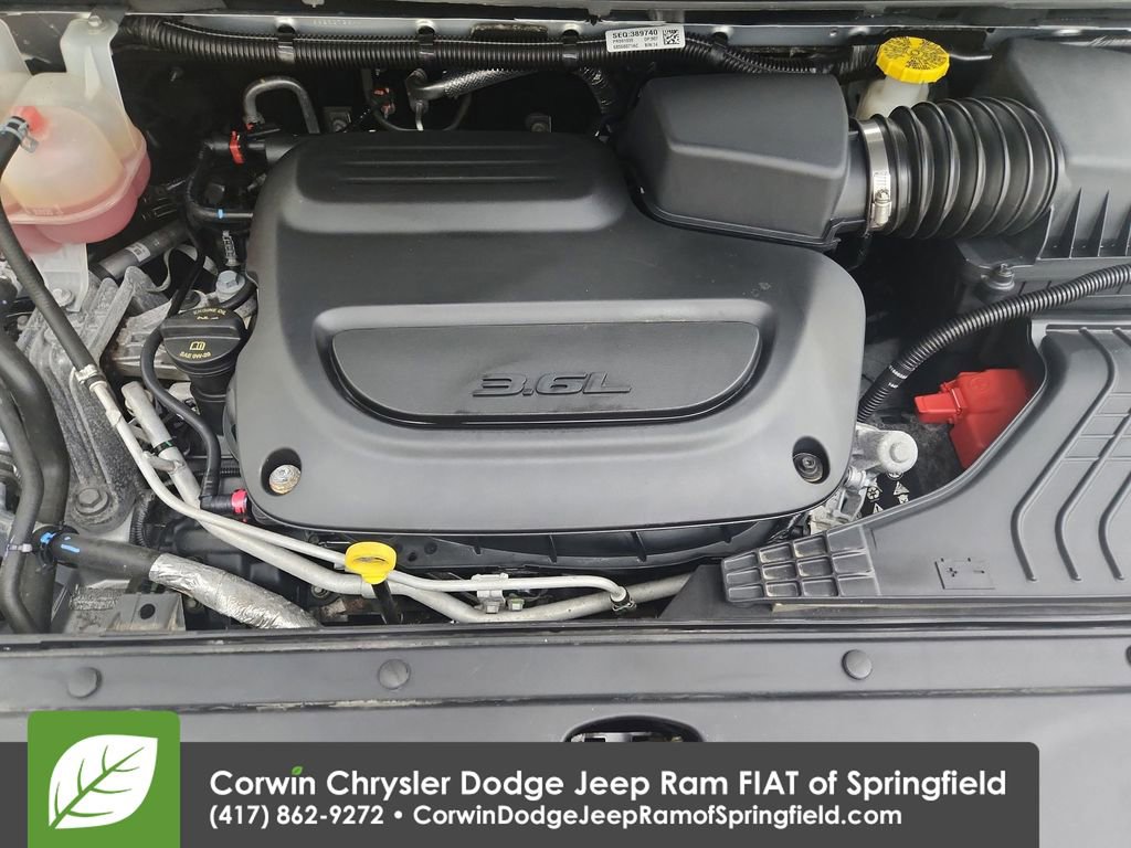 Certified 2023 Chrysler Pacifica Touring-L image 33