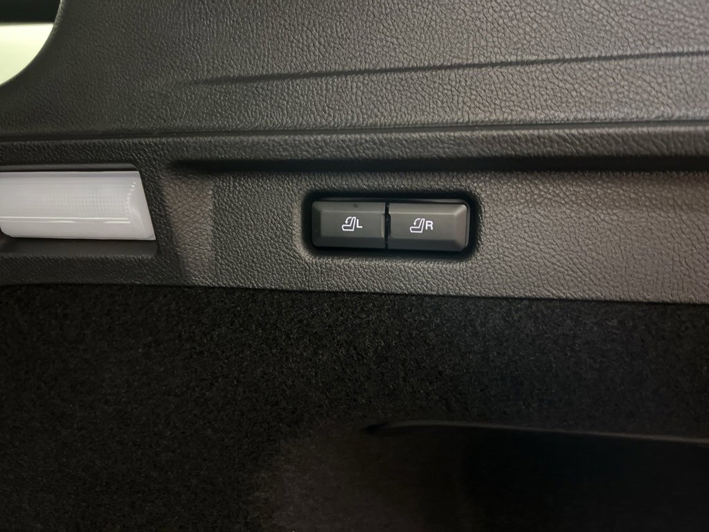 Used 2026 Lincoln Corsair Premiere image 36