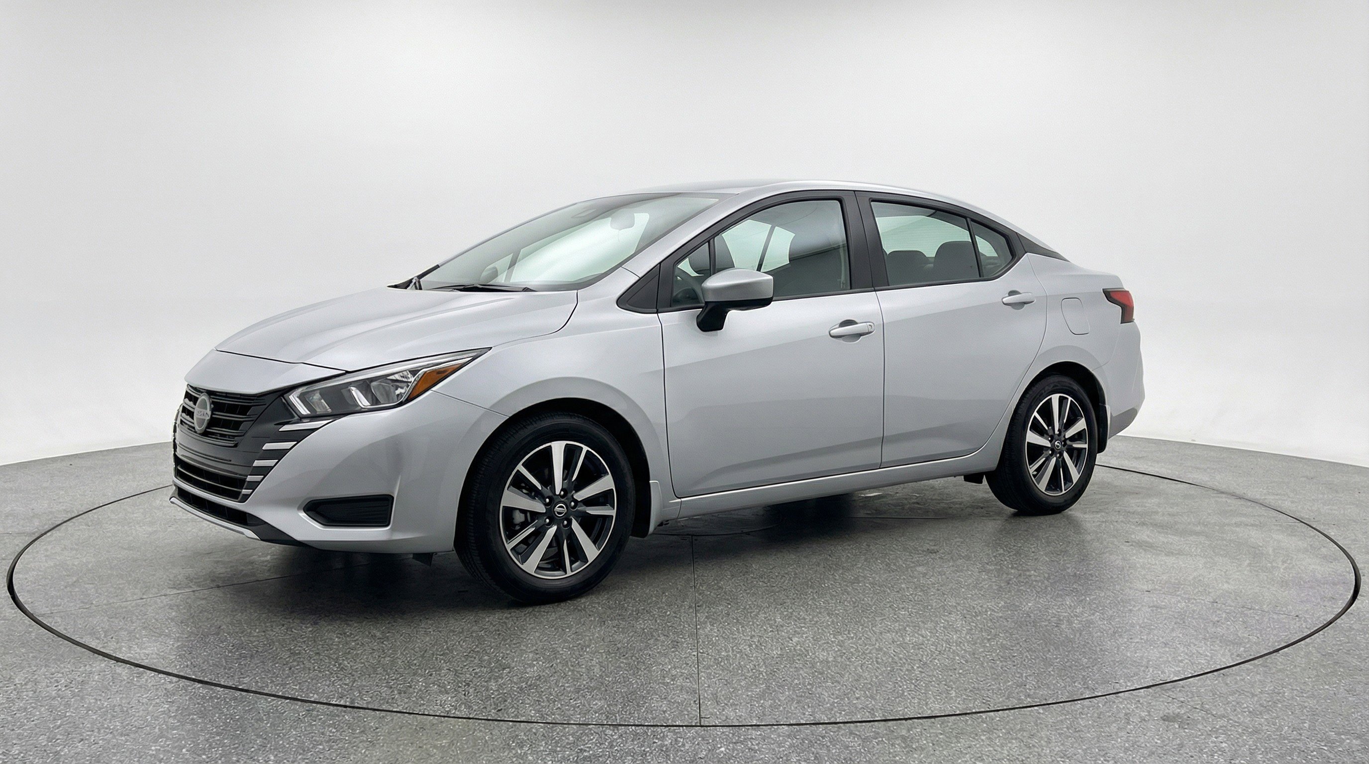 Used 2025 Nissan Versa SV FWD image 3