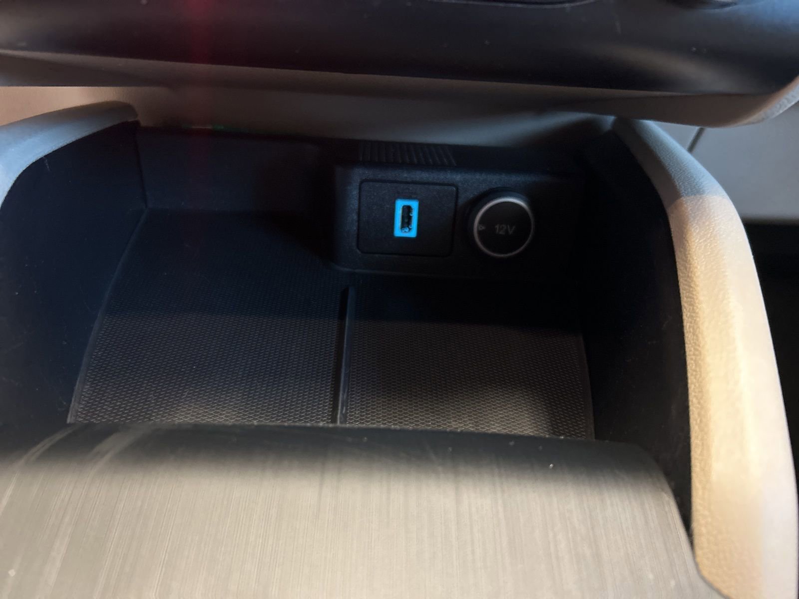 Used 2020 Ford Escape SE Sport image 25