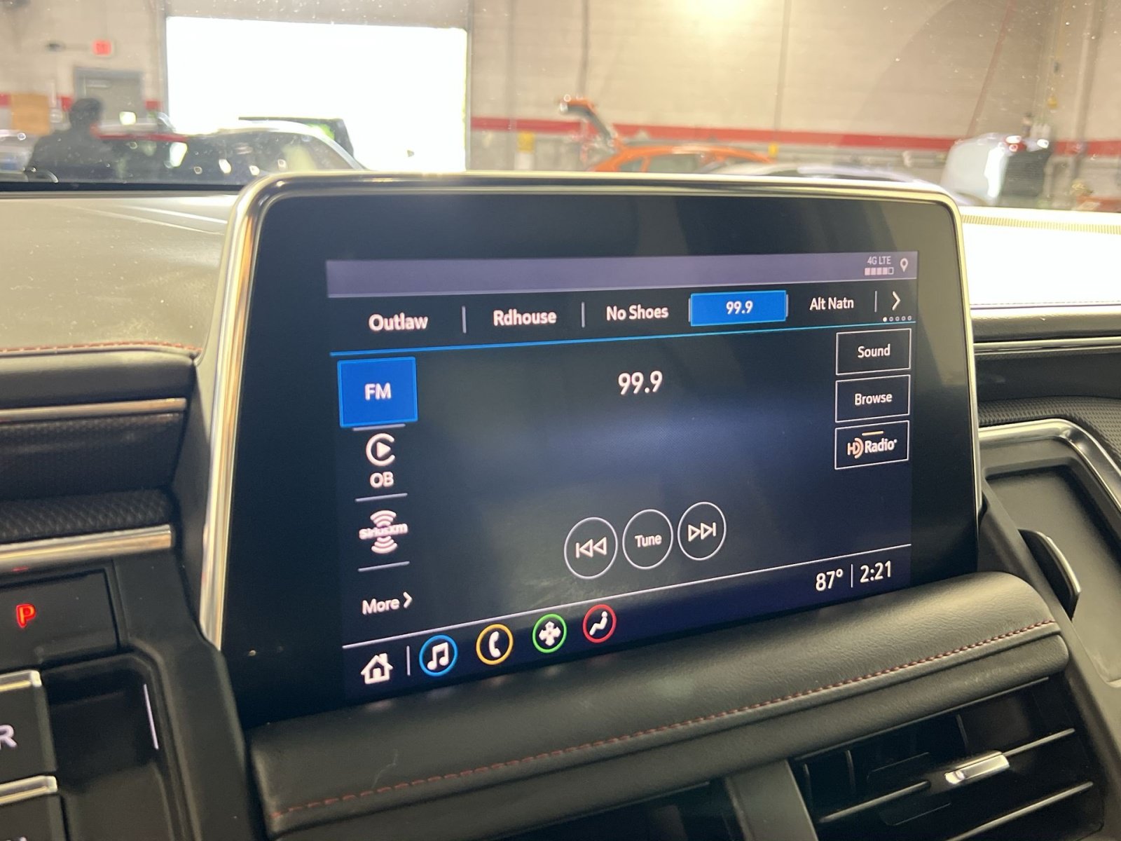 Used 2021 Chevrolet Tahoe RST w/ Luxury Package RWD image 18
