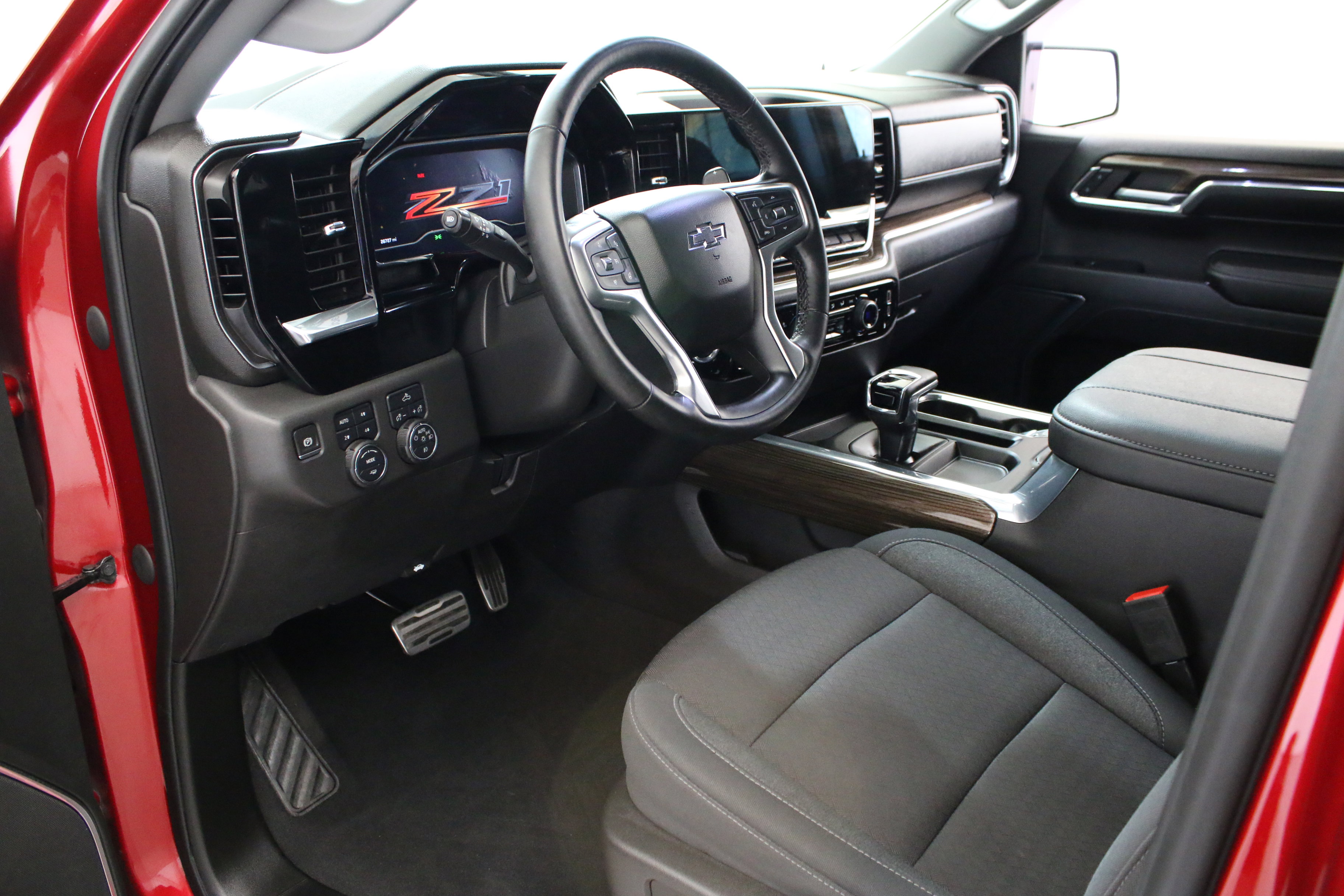 Used 2023 Chevrolet Silverado 1500 RST w/ Z71 Off-Road Package image 24