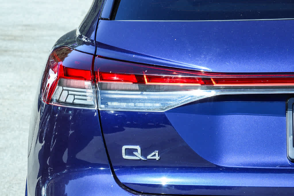 Used 2022 Audi Q4 e-tron Premium Plus AWD/4WD image 9