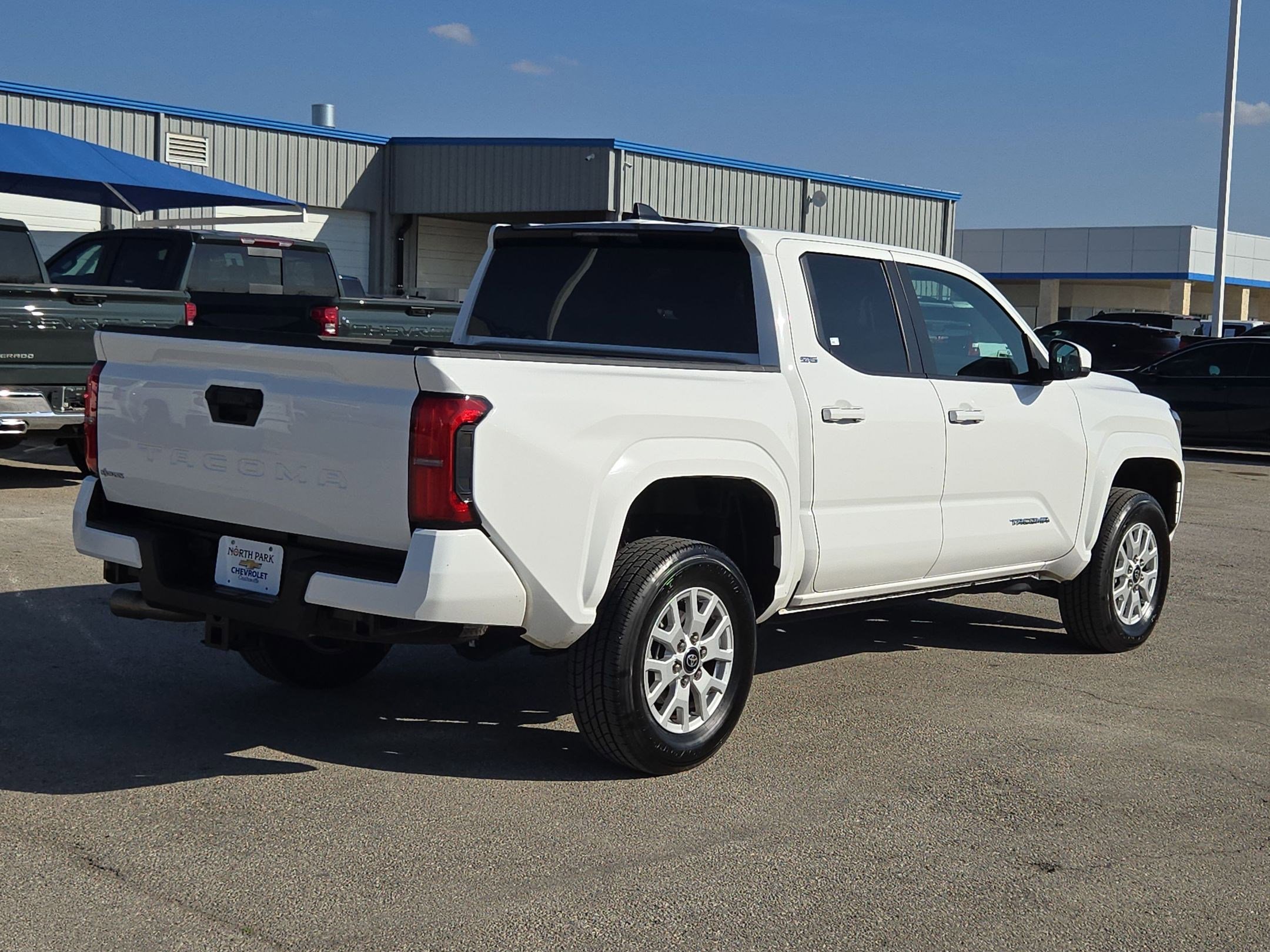 Used 2024 Toyota Tacoma SR5 image 3