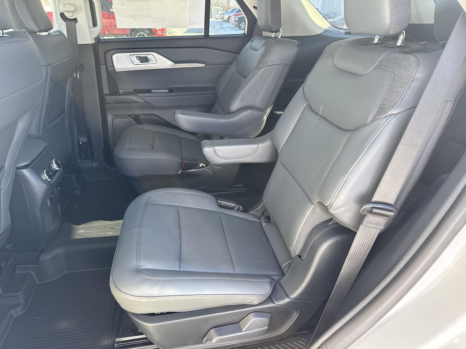 New 2026 Ford Explorer Active w/ Active Comfort Package image 12