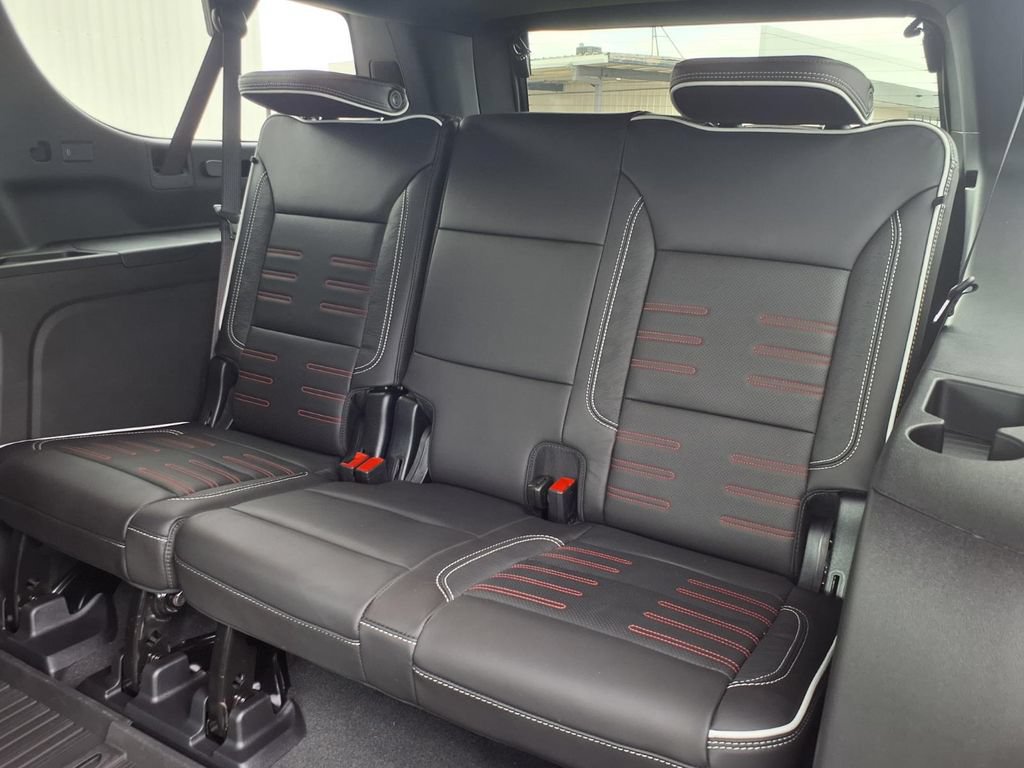 New 2026 GMC Yukon XL AT4 Ultimate w/ LPO, Illumination Package AWD/4WD image 11