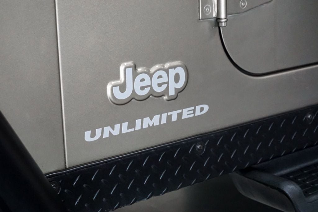 Used 2006 Jeep Wrangler Unlimited Rubicon w/ Security Group AWD/4WD image 44