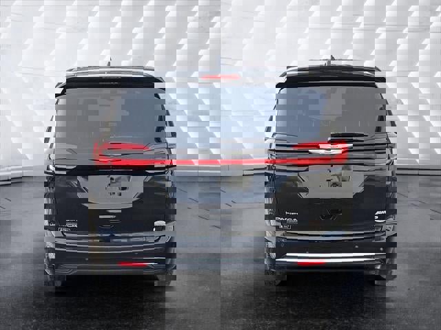 New 2026 Chrysler Pacifica Select image 21