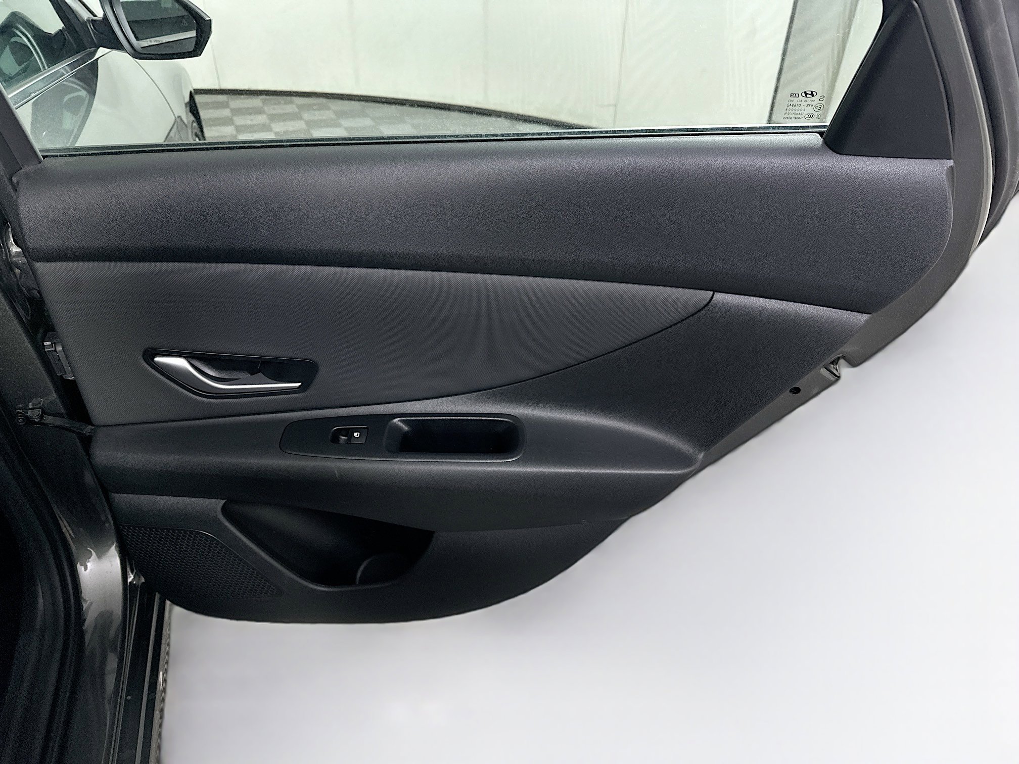 Used 2025 Hyundai Elantra SEL image 30