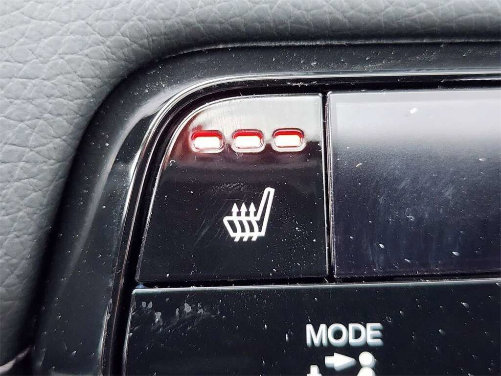 Certified 2024 Honda Pilot Touring image 6